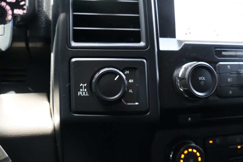 Ford F-150 Vehicle Full-screen Gallery Image 30