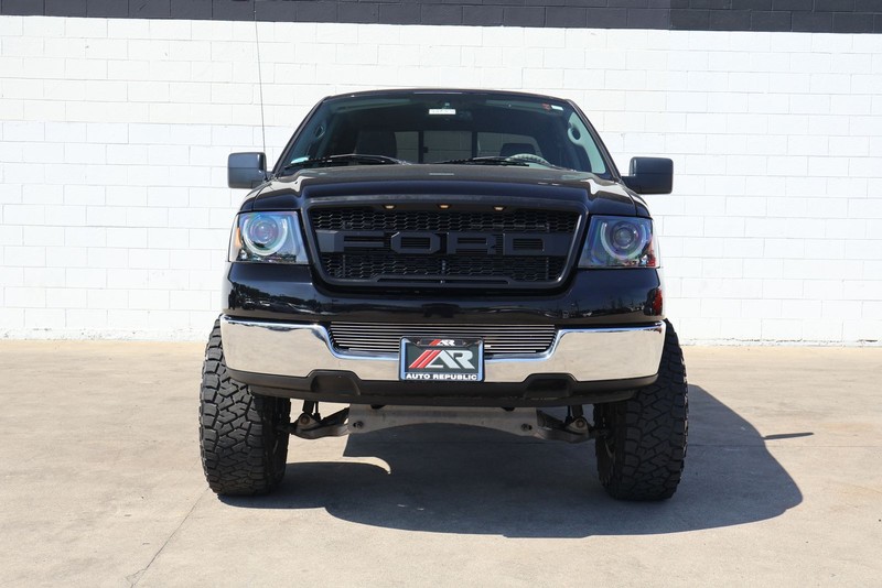 Ford F-150 Vehicle Full-screen Gallery Image 02