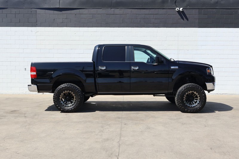 Ford F-150 Vehicle Full-screen Gallery Image 04