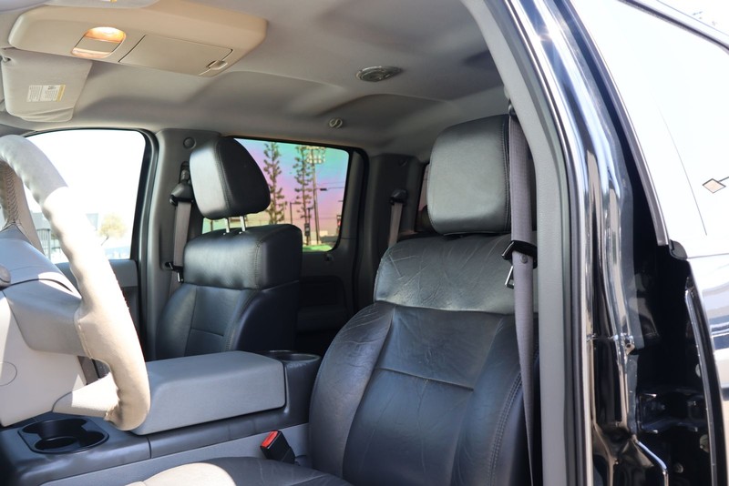 Ford F-150 Vehicle Full-screen Gallery Image 17