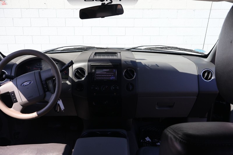 Ford F-150 Vehicle Full-screen Gallery Image 22