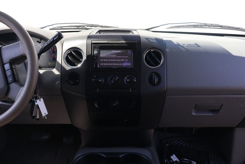 Ford F-150 Vehicle Full-screen Gallery Image 27