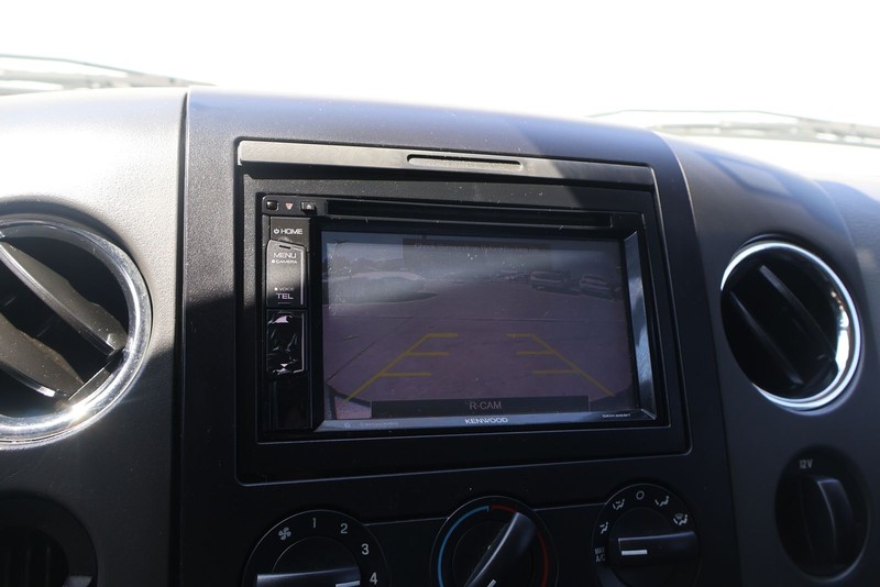 Ford F-150 Vehicle Full-screen Gallery Image 29