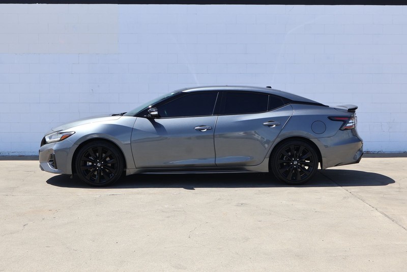 Nissan Maxima Vehicle Full-screen Gallery Image 10