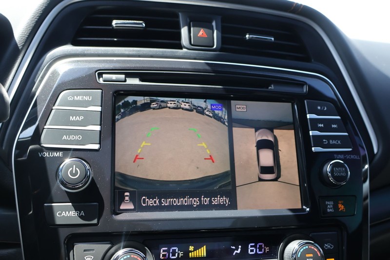 Nissan Maxima Vehicle Full-screen Gallery Image 29