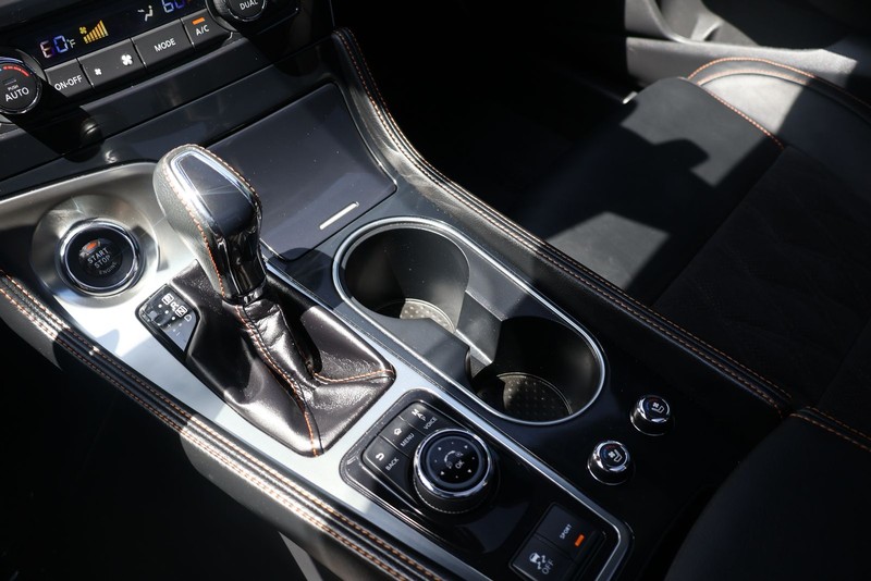 Nissan Maxima Vehicle Full-screen Gallery Image 30