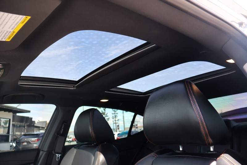 Nissan Maxima Vehicle Full-screen Gallery Image 33