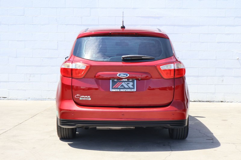 Ford C-Max Energi Vehicle Full-screen Gallery Image 06