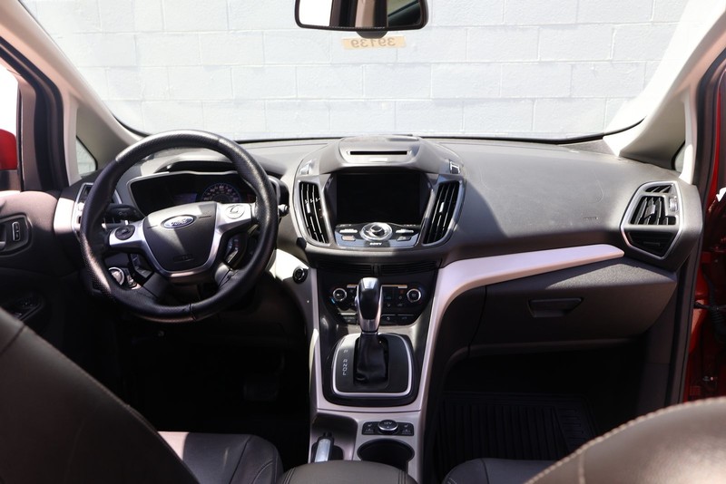 Ford C-Max Energi Vehicle Full-screen Gallery Image 21