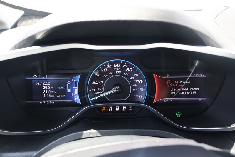 Ford C-Max Energi Vehicle Full-screen Gallery Image 22