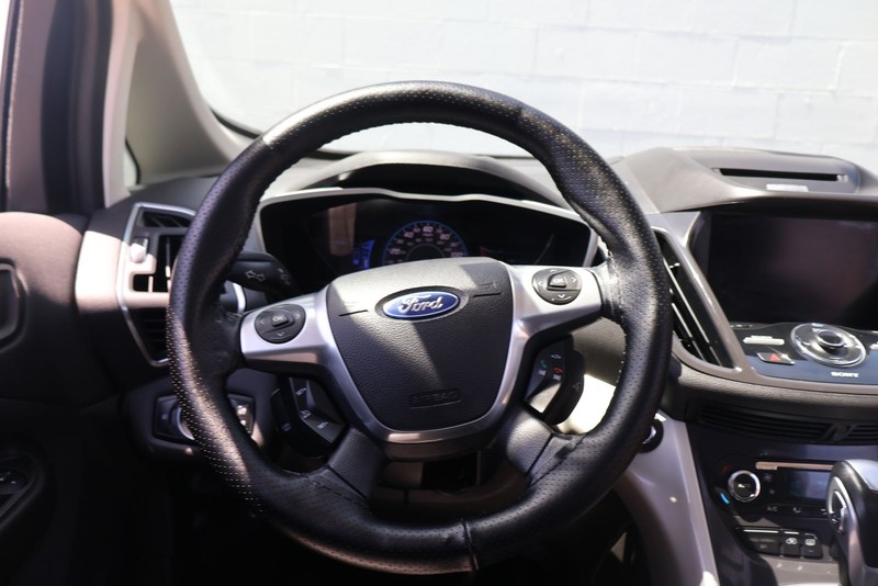 Ford C-Max Energi Vehicle Full-screen Gallery Image 23