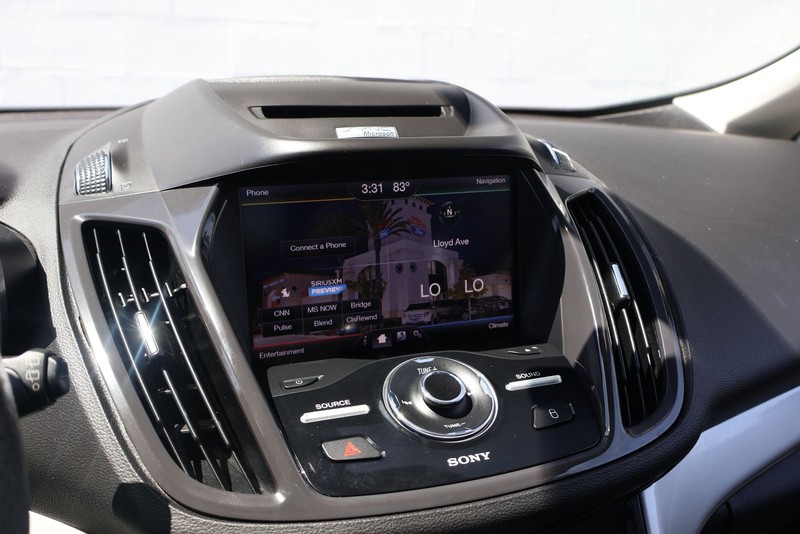 Ford C-Max Energi Vehicle Full-screen Gallery Image 27