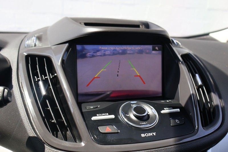 Ford C-Max Energi Vehicle Full-screen Gallery Image 28