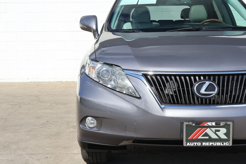 Lexus RX 350 Vehicle Full-screen Gallery Image 03