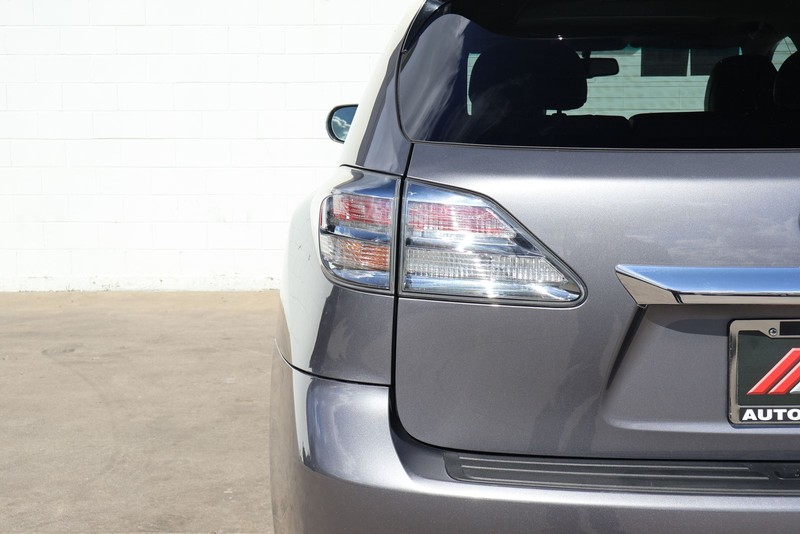 Lexus RX 350 Vehicle Full-screen Gallery Image 07