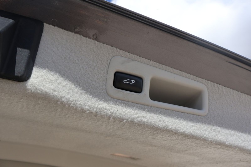 Lexus RX 350 Vehicle Full-screen Gallery Image 09