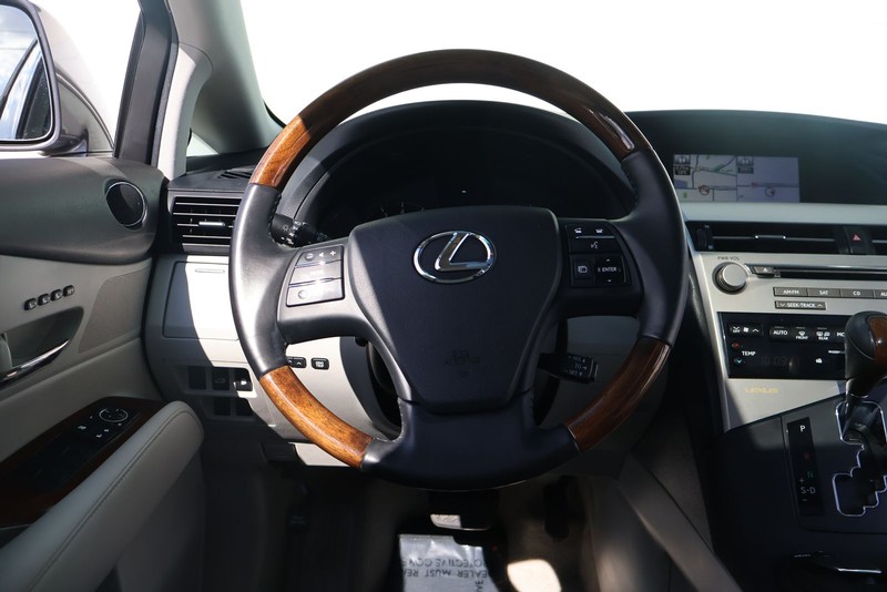Lexus RX 350 Vehicle Full-screen Gallery Image 25
