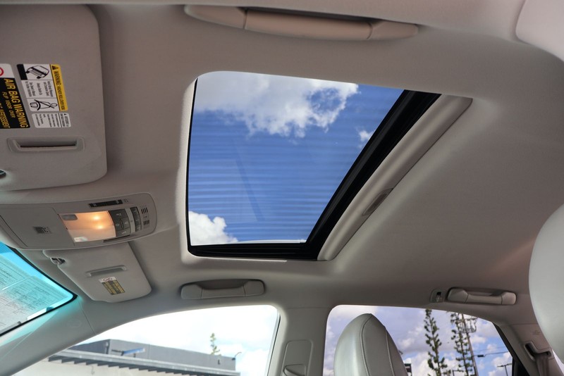 Lexus RX 350 Vehicle Full-screen Gallery Image 33