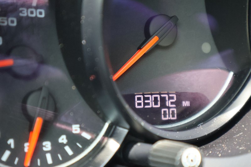 Porsche Cayenne Vehicle Full-screen Gallery Image 25