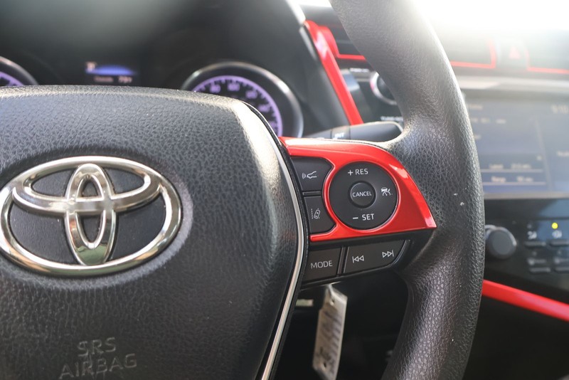 Toyota Camry Vehicle Full-screen Gallery Image 25