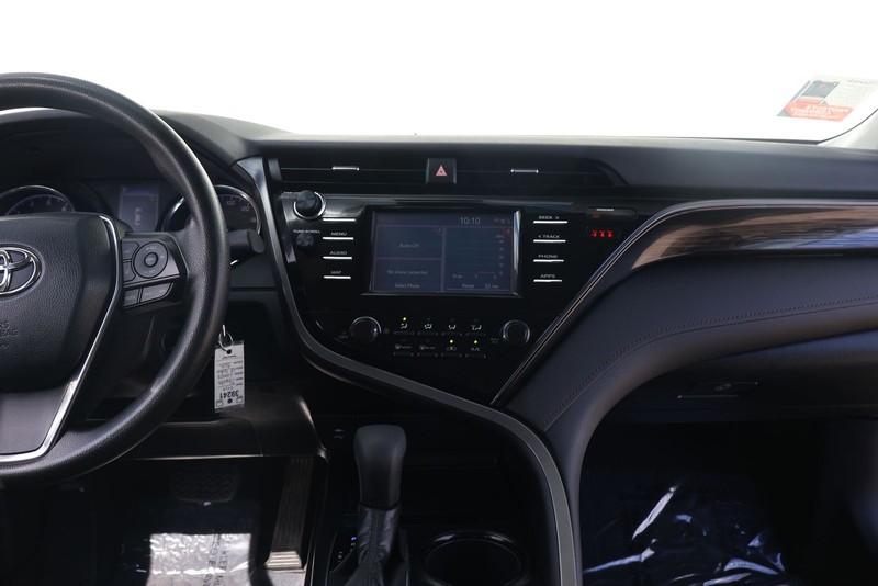 Toyota Camry Vehicle Full-screen Gallery Image 26