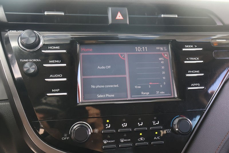 Toyota Camry Vehicle Full-screen Gallery Image 27