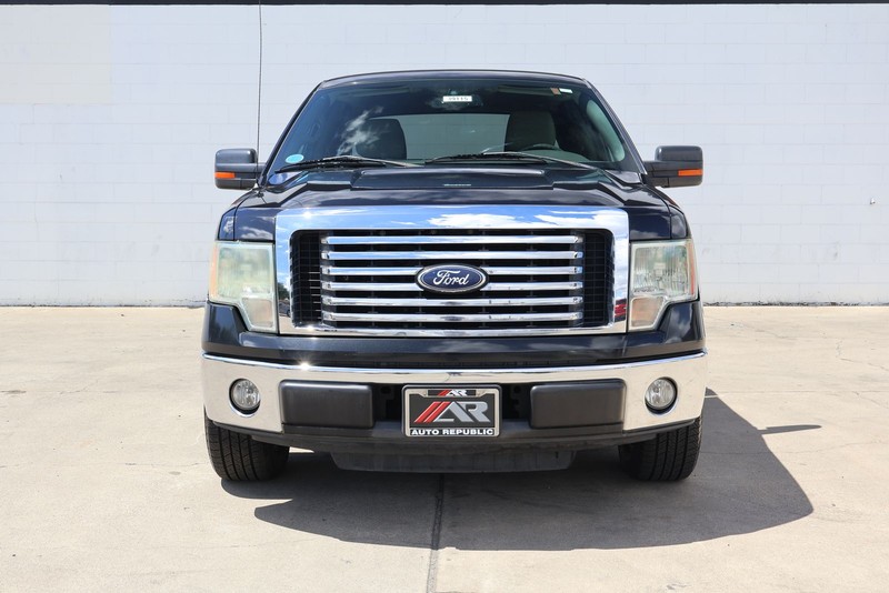Ford F-150 Vehicle Full-screen Gallery Image 02