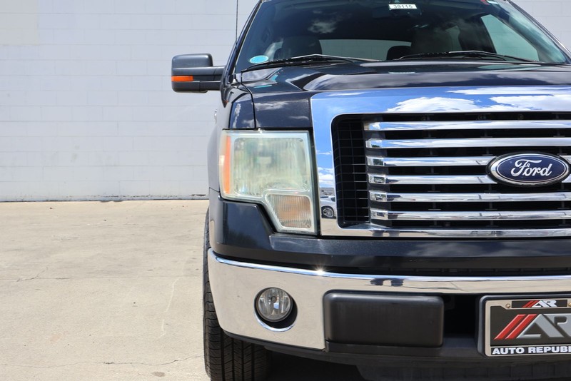 Ford F-150 Vehicle Full-screen Gallery Image 03
