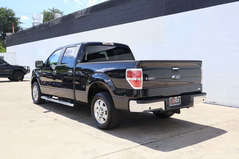 Ford F-150 Vehicle Full-screen Gallery Image 09