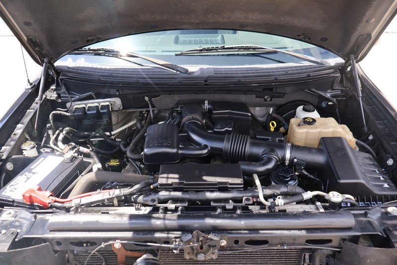 Ford F-150 Vehicle Full-screen Gallery Image 12