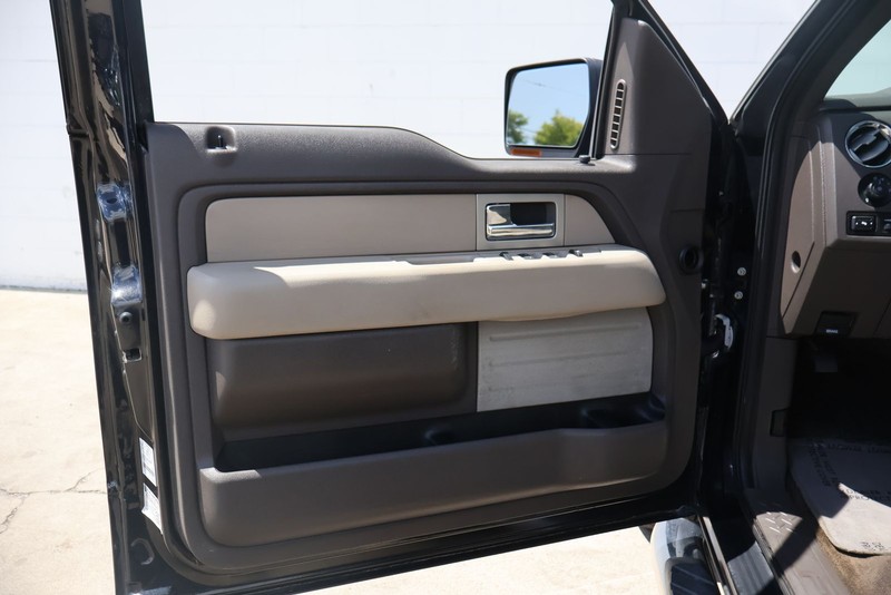 Ford F-150 Vehicle Full-screen Gallery Image 14