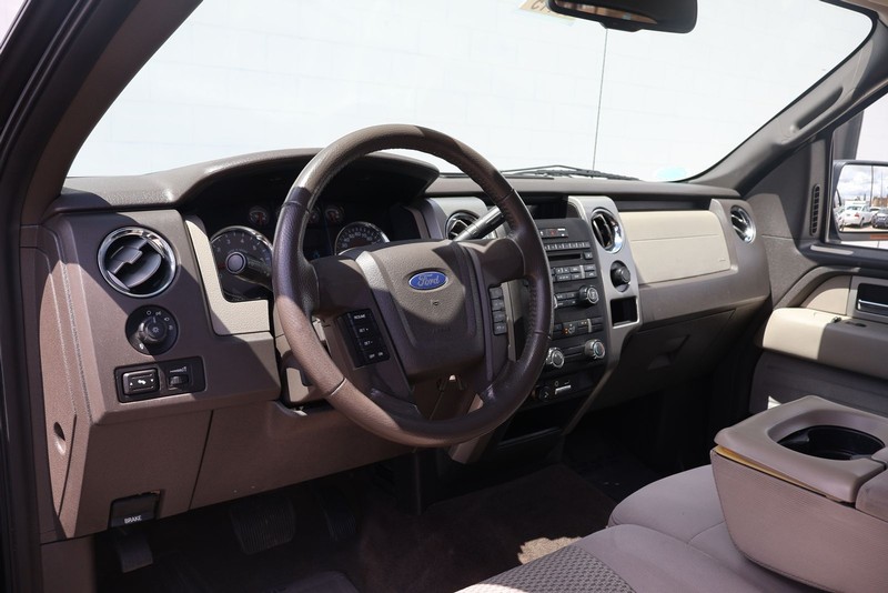 Ford F-150 Vehicle Full-screen Gallery Image 15