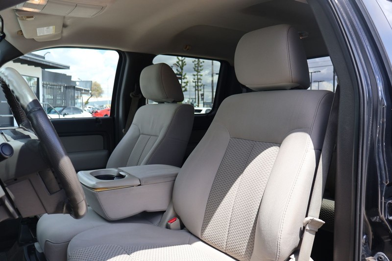 Ford F-150 Vehicle Full-screen Gallery Image 16