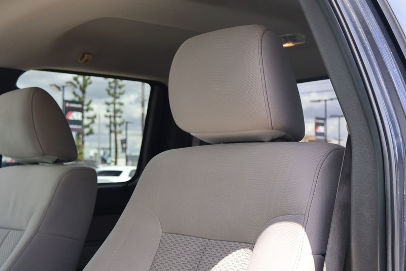 Ford F-150 Vehicle Full-screen Gallery Image 17