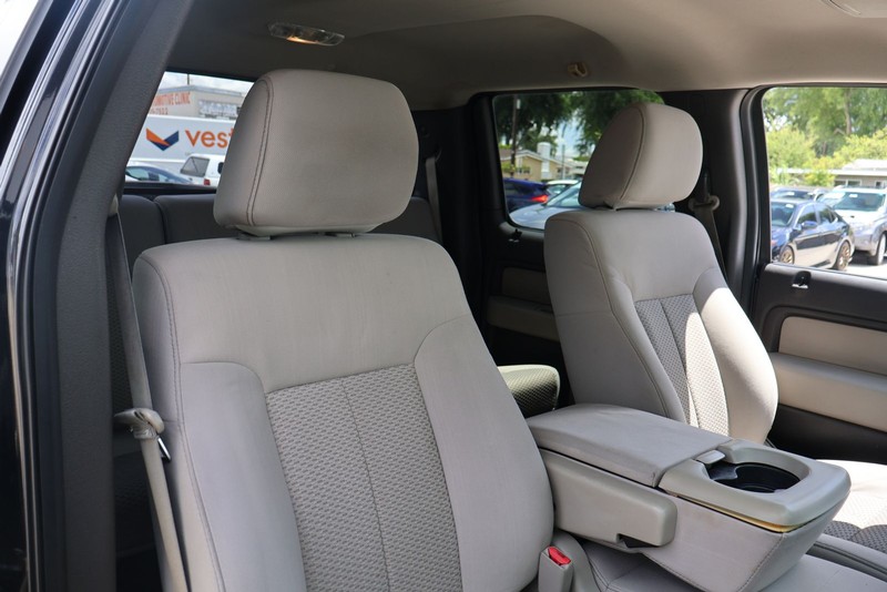 Ford F-150 Vehicle Full-screen Gallery Image 19