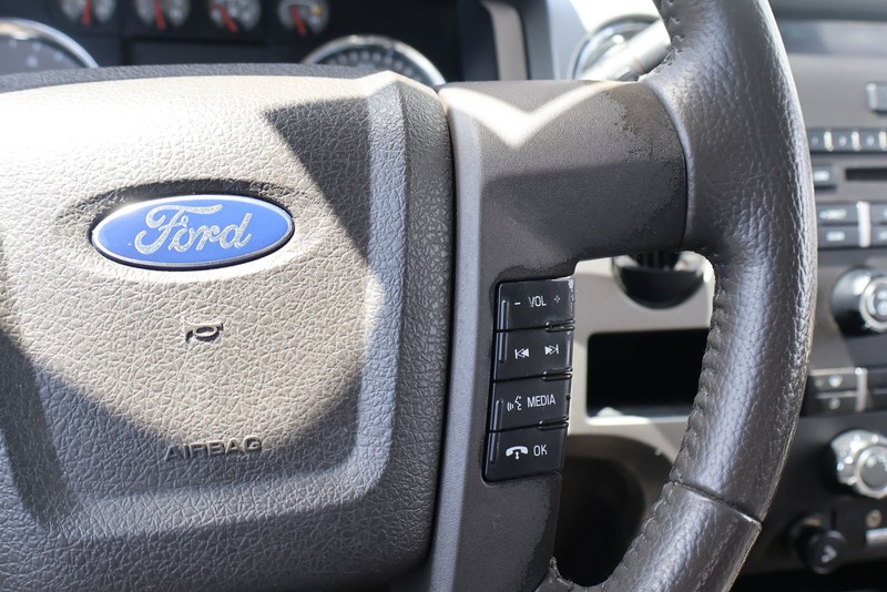 Ford F-150 Vehicle Full-screen Gallery Image 26