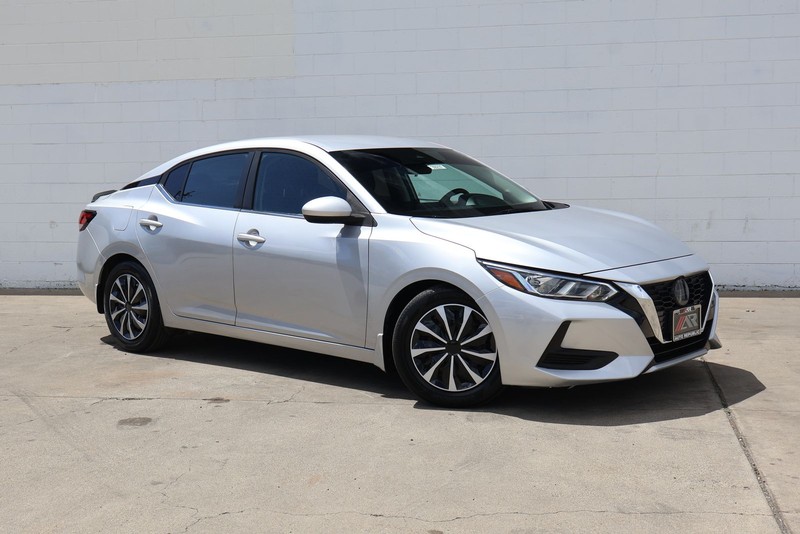 Nissan Sentra Vehicle Full-screen Gallery Image 01