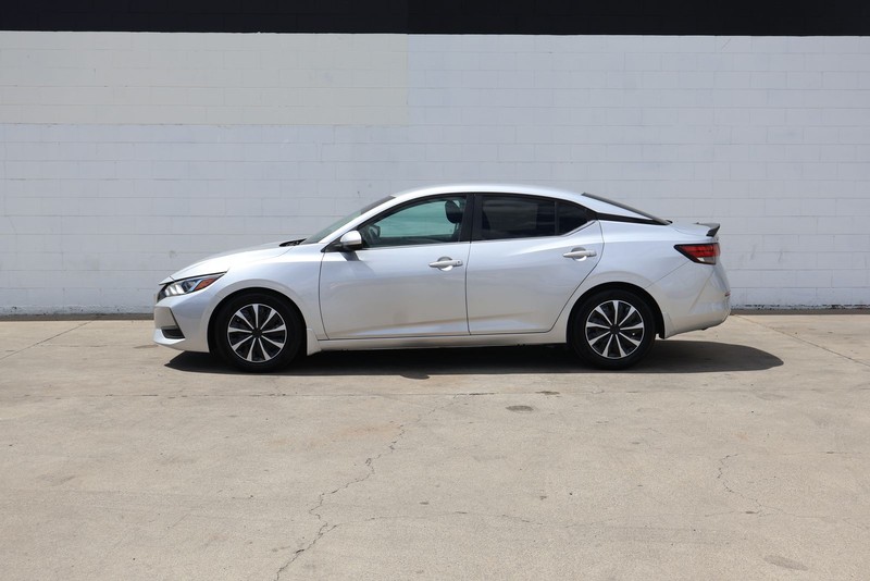 Nissan Sentra Vehicle Full-screen Gallery Image 10