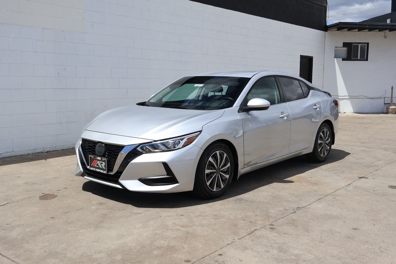 Nissan Sentra Vehicle Full-screen Gallery Image 11