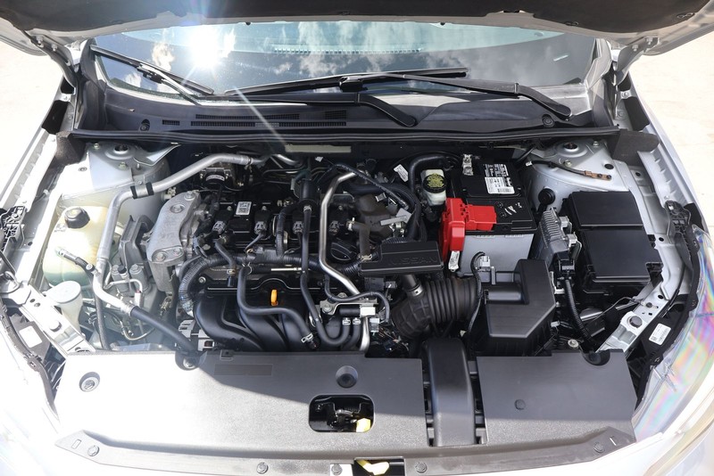 Nissan Sentra Vehicle Full-screen Gallery Image 12