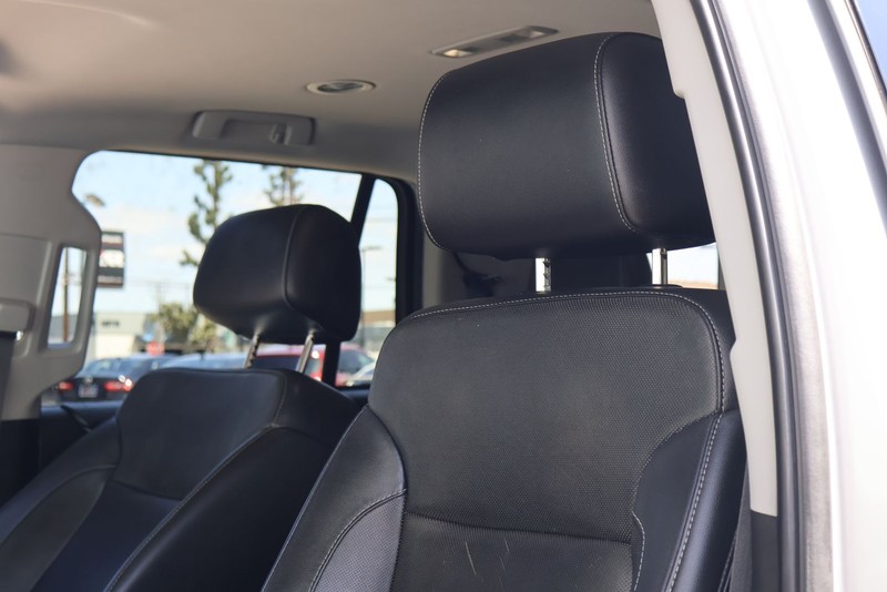 Chevrolet Tahoe Vehicle Full-screen Gallery Image 17