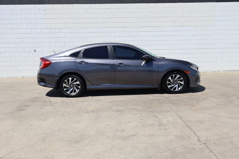 Honda Civic Sedan Vehicle Full-screen Gallery Image 04