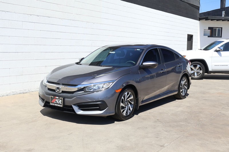 Honda Civic Sedan Vehicle Full-screen Gallery Image 11