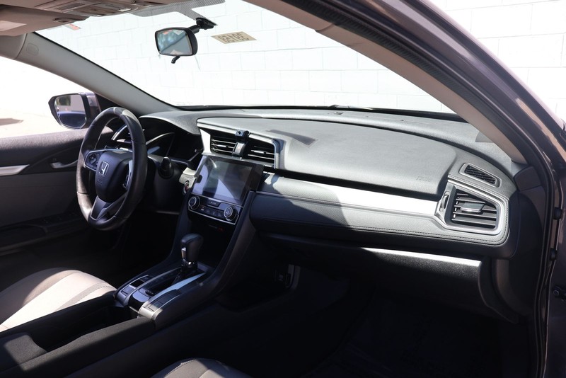 Honda Civic Sedan Vehicle Full-screen Gallery Image 18