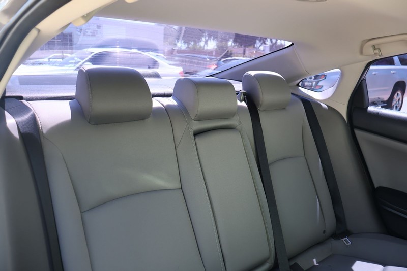 Honda Civic Sedan Vehicle Full-screen Gallery Image 20