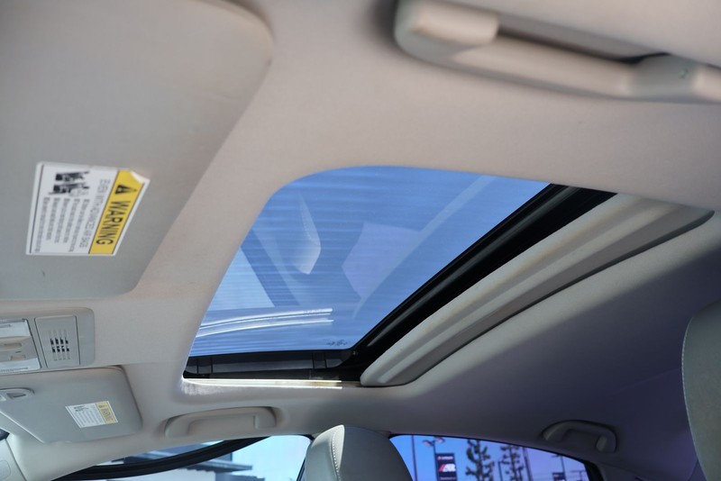 Honda Civic Sedan Vehicle Full-screen Gallery Image 31