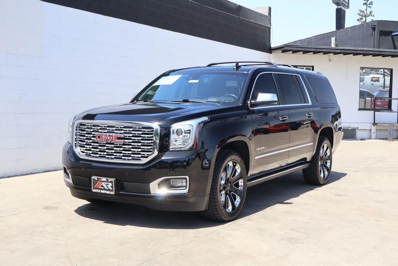 GMC Yukon XL Vehicle Full-screen Gallery Image 11