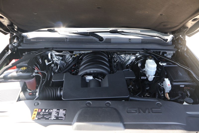 GMC Yukon XL Vehicle Full-screen Gallery Image 12