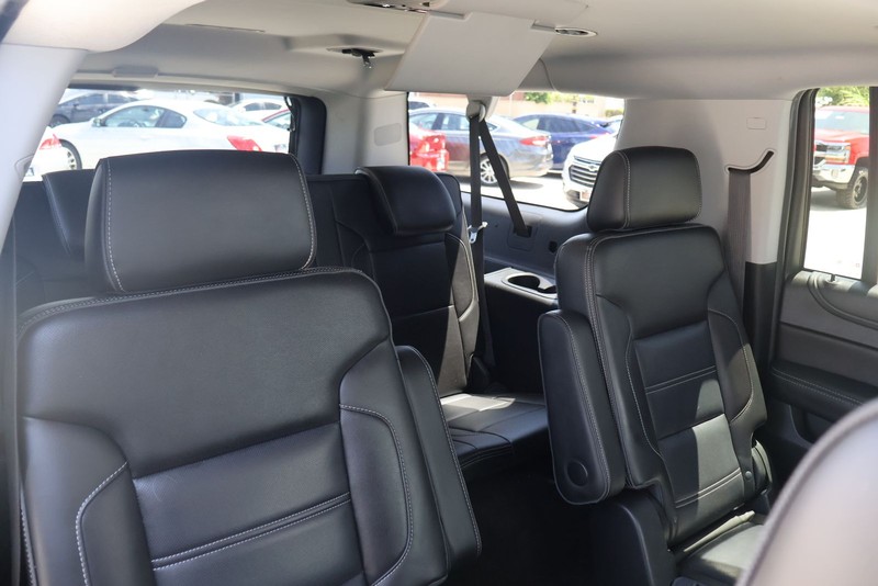 GMC Yukon XL Vehicle Full-screen Gallery Image 20