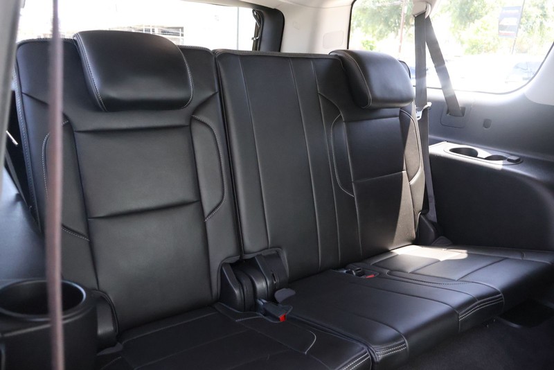 GMC Yukon XL Vehicle Full-screen Gallery Image 21